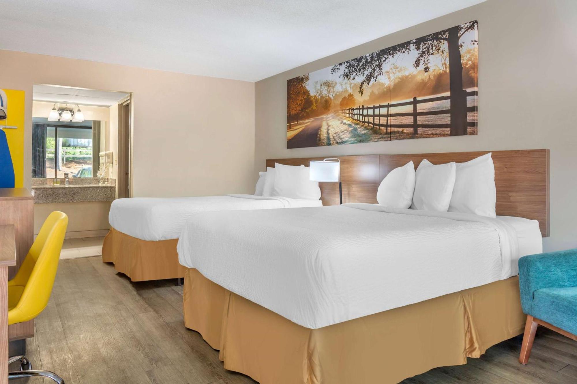 Days Inn & Suites By Wyndham Rocky Mount Golden East Bagian luar foto